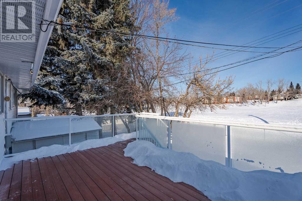 Single Family House Bi-level for Sale in  Benton Drive NW Brentwood Calgary 