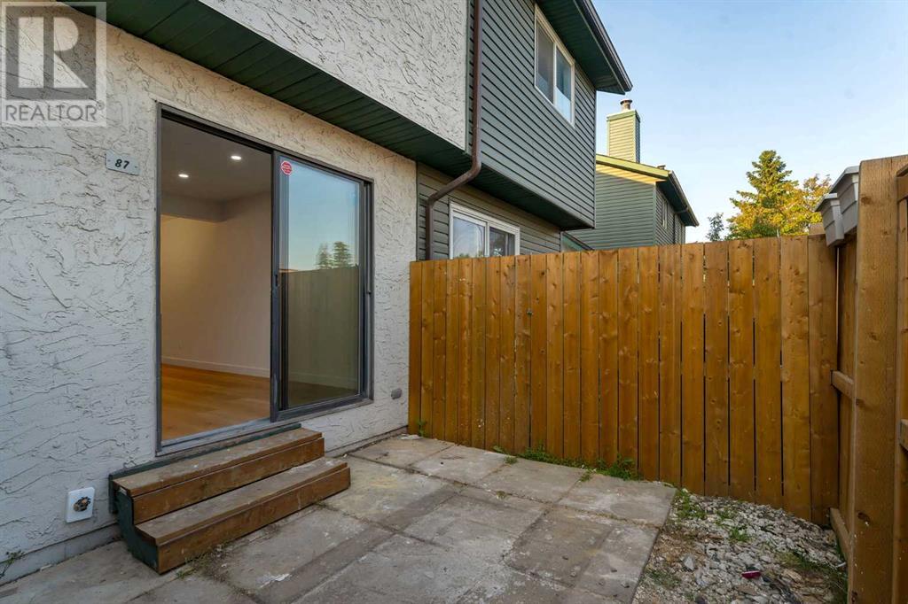 Single Family House for Sale in    Street NE Rundle Calgary 