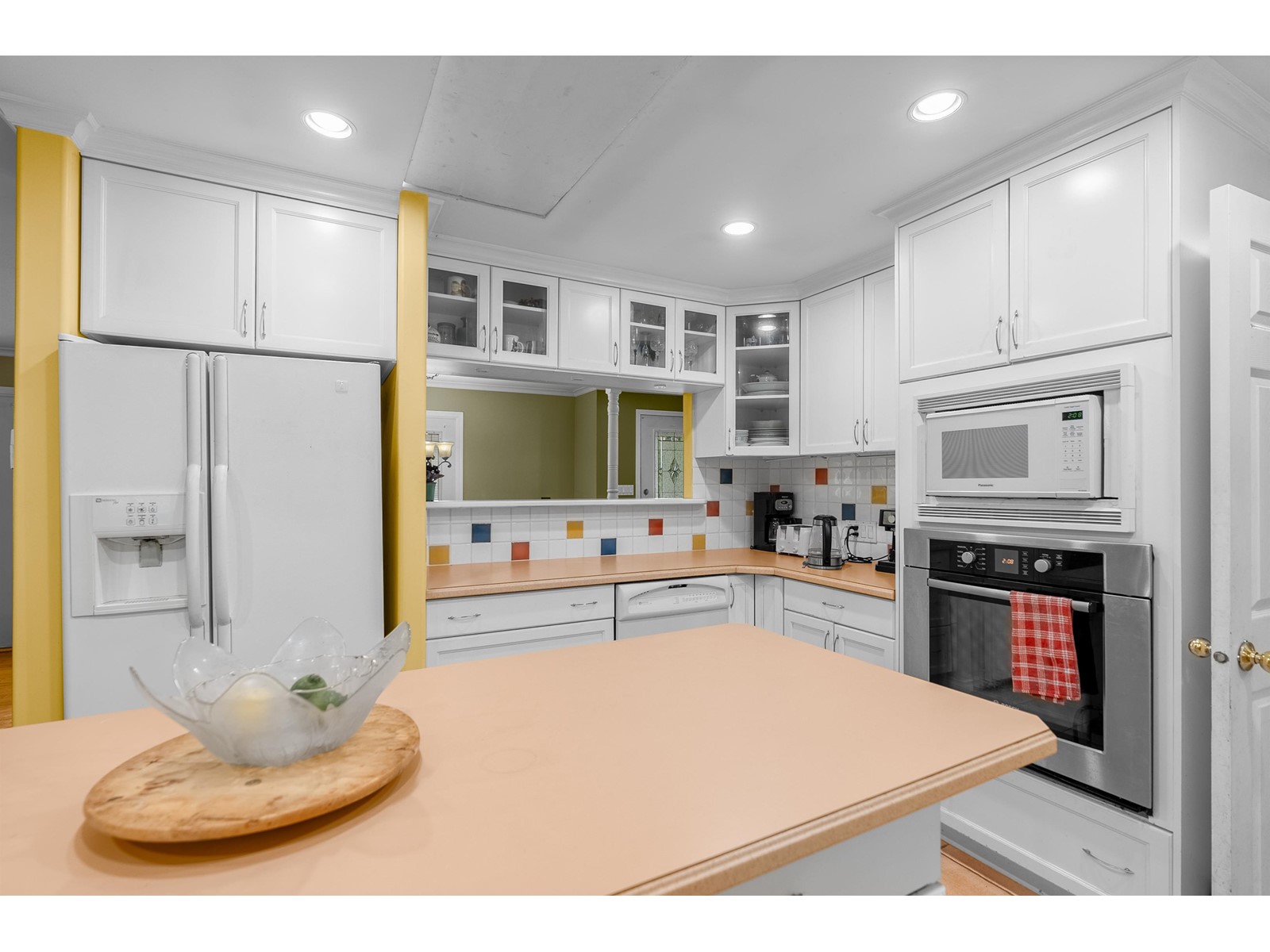 Photo 10 of 5502 Bakerview Drive, Surrey BC