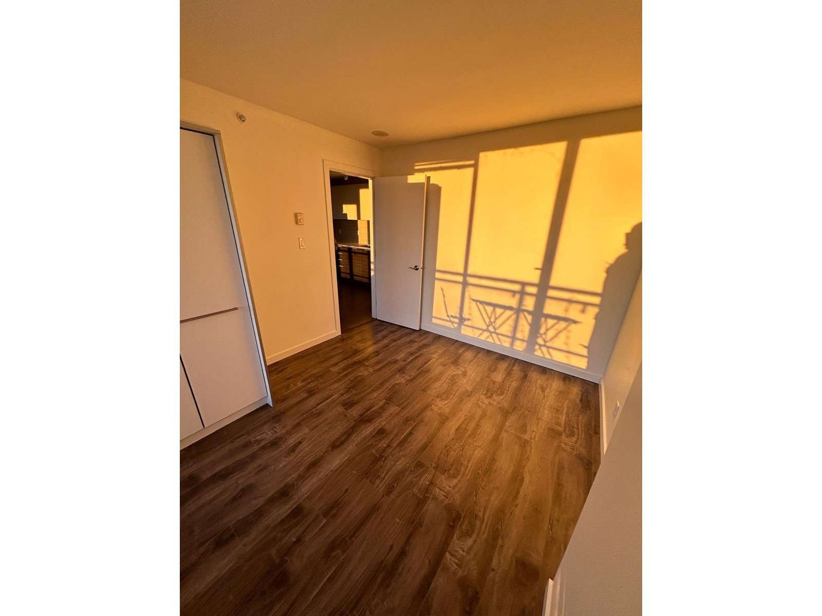 909 13303 CENTRAL AVENUE, Surrey