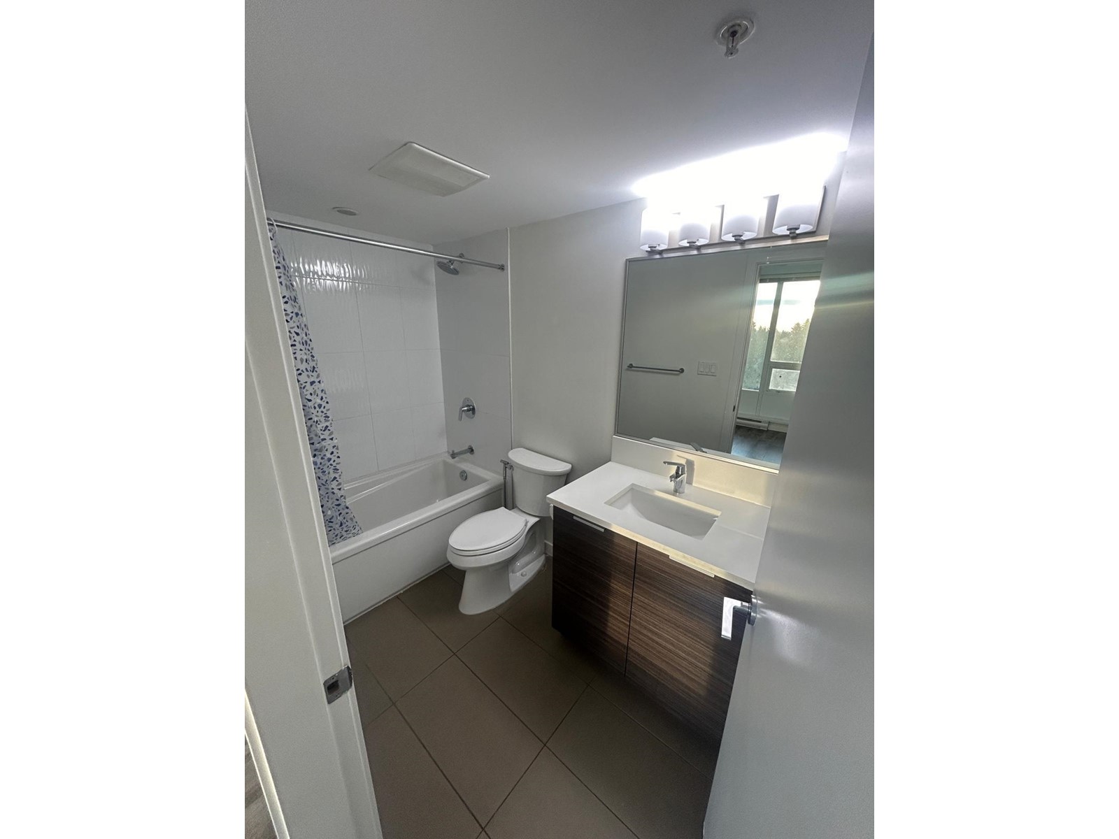 909 13303 CENTRAL AVENUE, Surrey