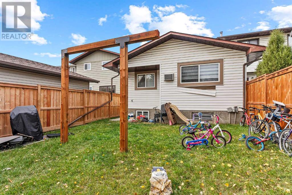 Single Family House Bi-level for Sale in  Whitewood Place NE Whitehorn Calgary 