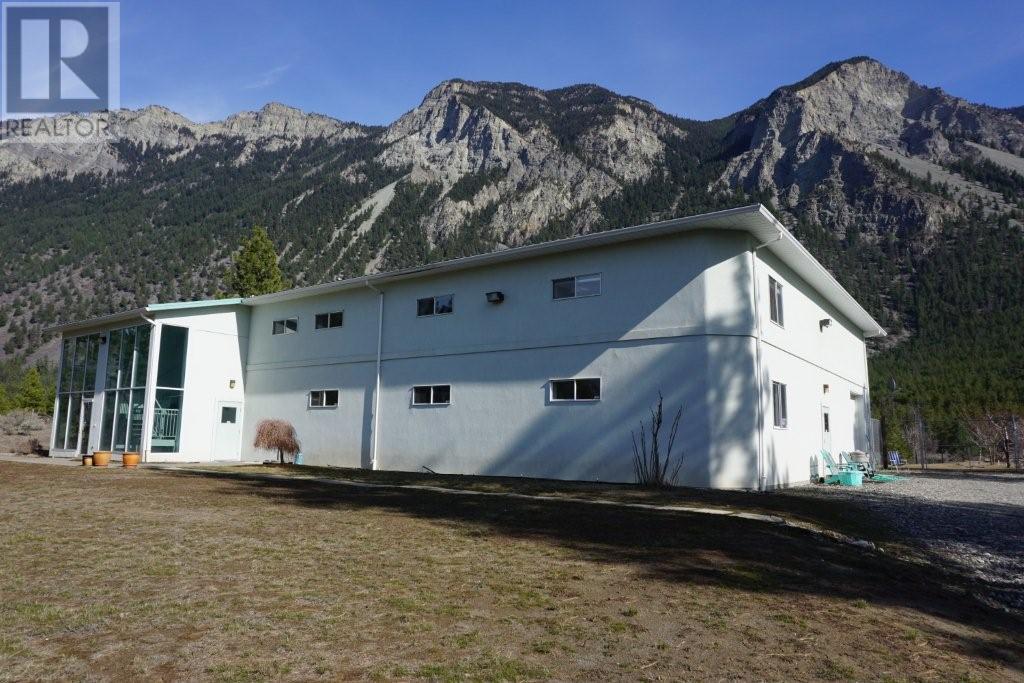 285 JONES Road, Lillooet