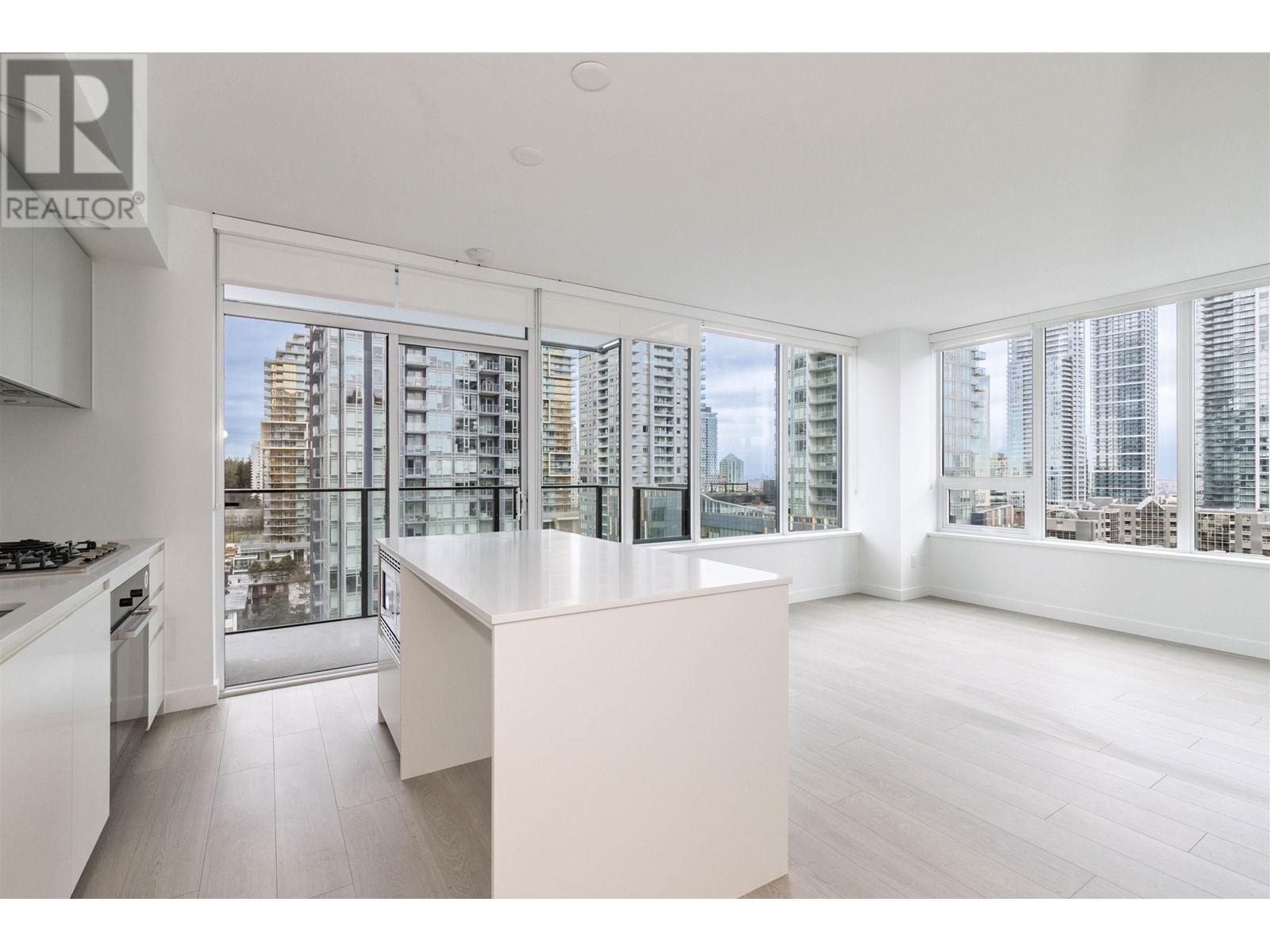 Photo 3 of 1009 6537 Telford Avenue, Burnaby BC