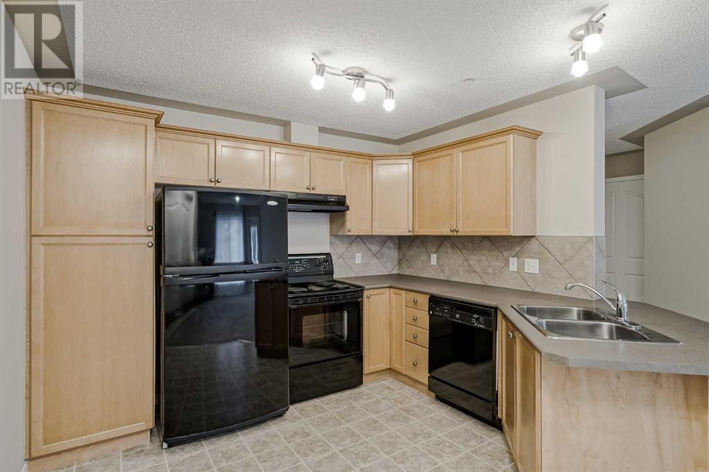 Single Family House Low rise for Sale in   Rocky Vista Park NW Rocky Ridge Calgary 