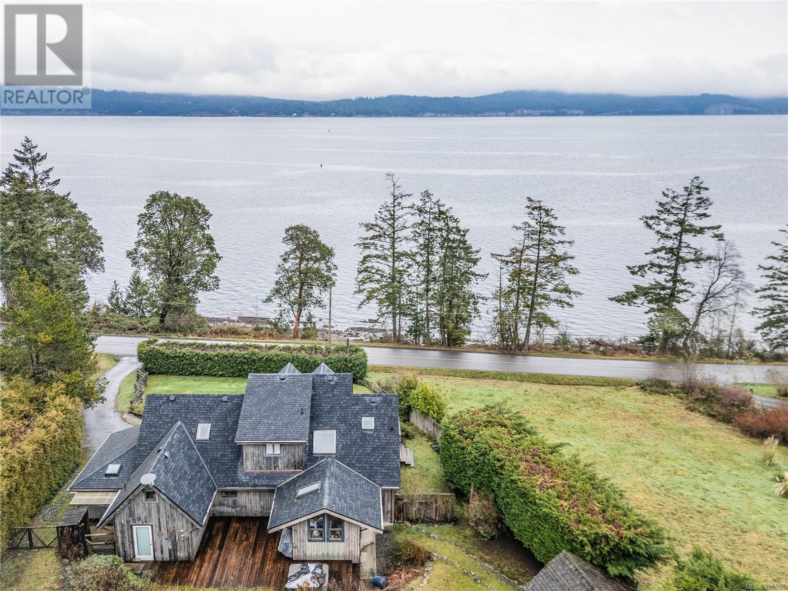 970 Walkers Hook Rd, Salt Spring