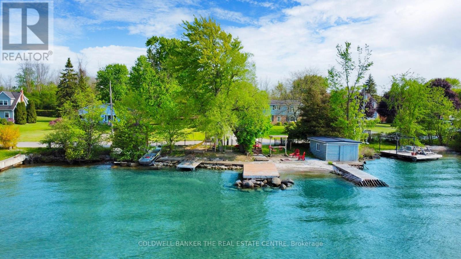 Photo 18 of 33 Lake Drive E, Georgina ON