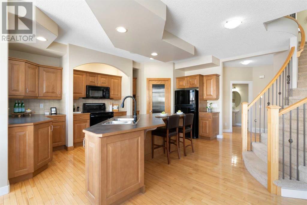 Single Family House for Sale in  Tuscany Glen Place NW Tuscany Calgary 