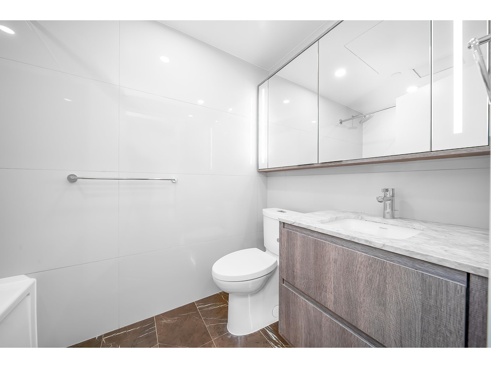 404 1441 JOHNSTON ROAD, White Rock real estate listing R2969237