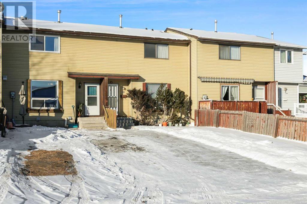 Single Family House for Sale in  Fonda Way SE Forest Heights Calgary 