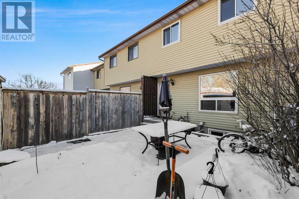 Single Family House for Sale in  Fonda Way SE Forest Heights Calgary 