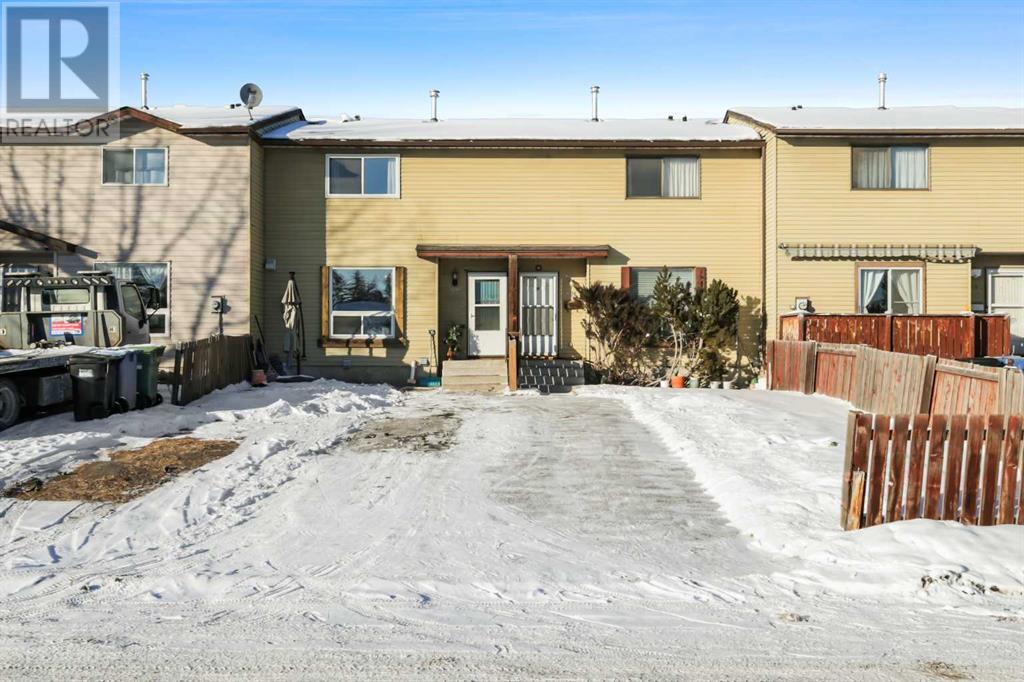 Single Family House for Sale in  Fonda Way SE Forest Heights Calgary 