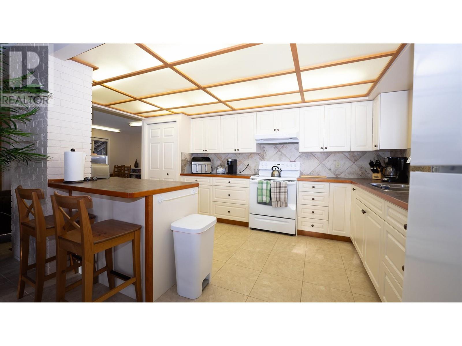  6807 Squilax - Anglemont Road, Magna Bay