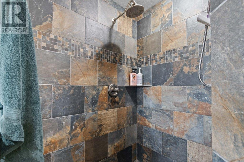  1270 7 Avenue Southeast, Salmon Arm