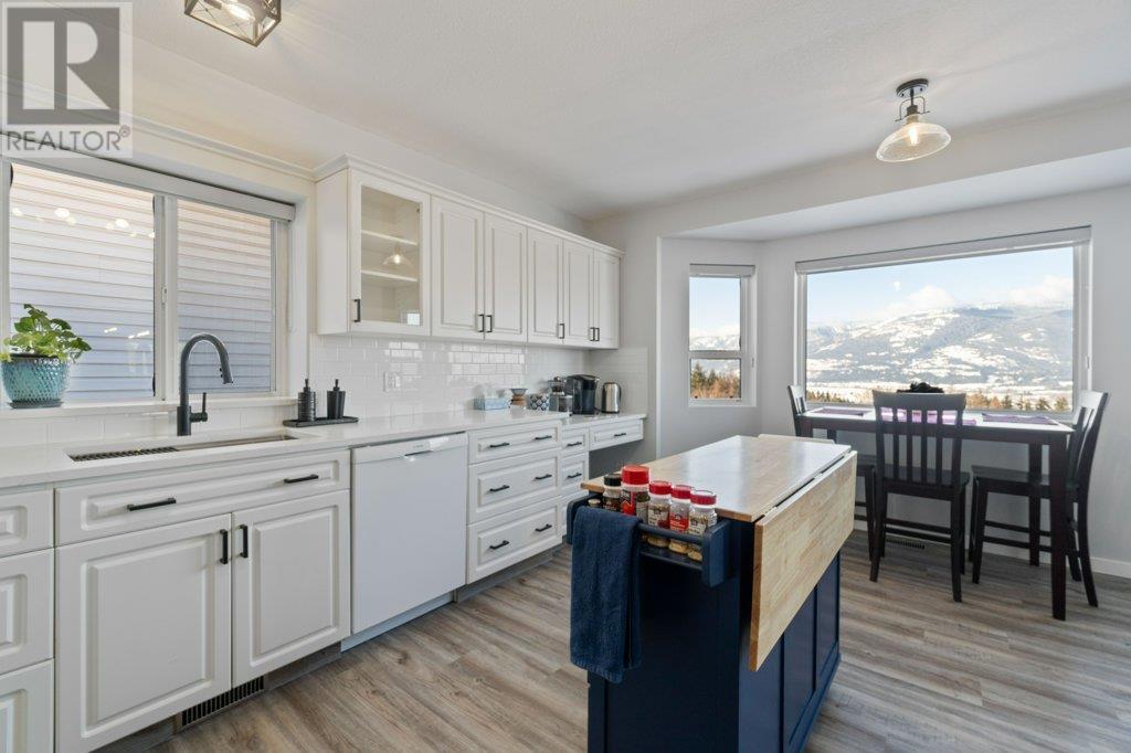  1321 12 Street Southeast, Salmon Arm