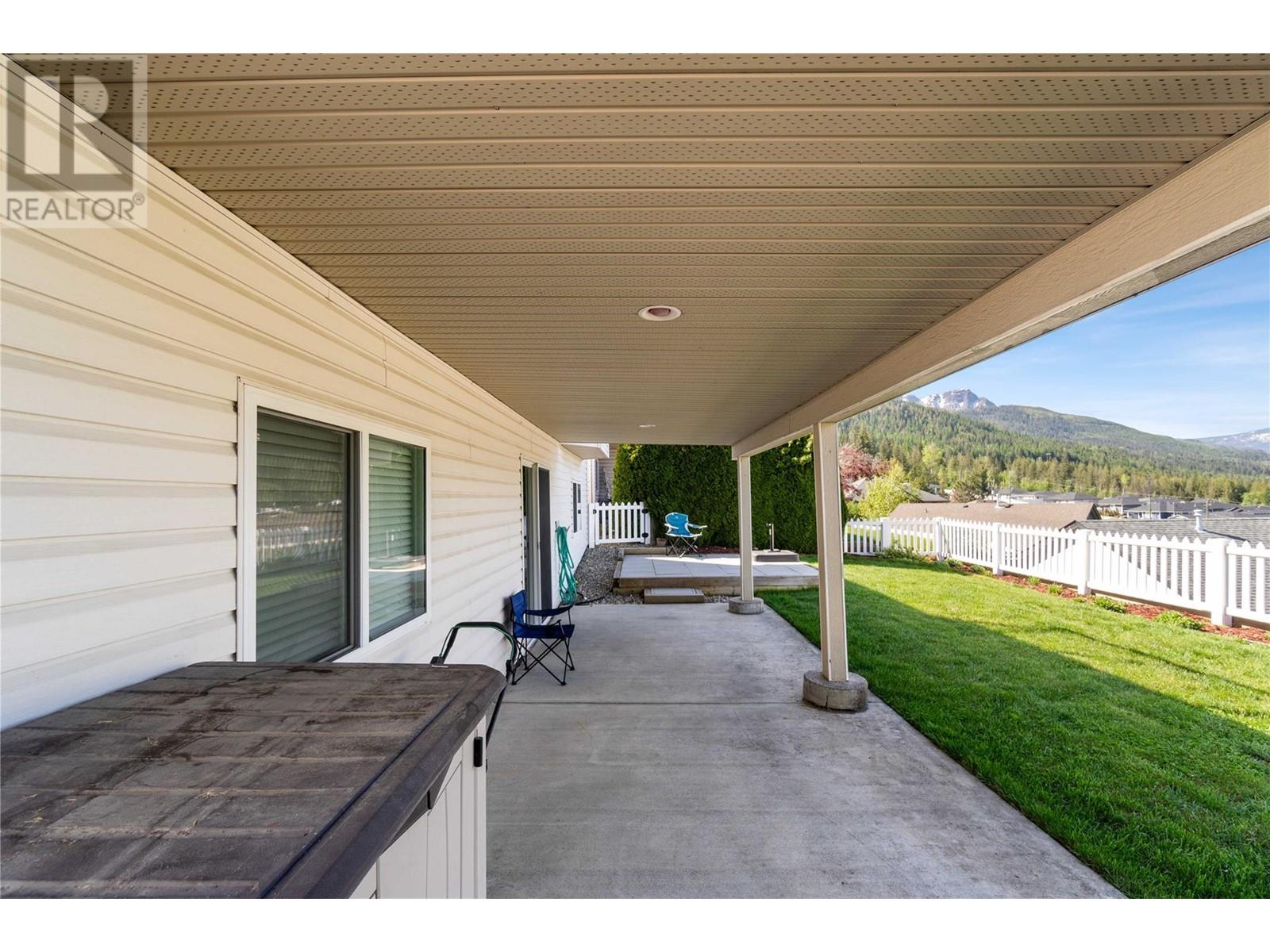  1321 12 Street Southeast, Salmon Arm