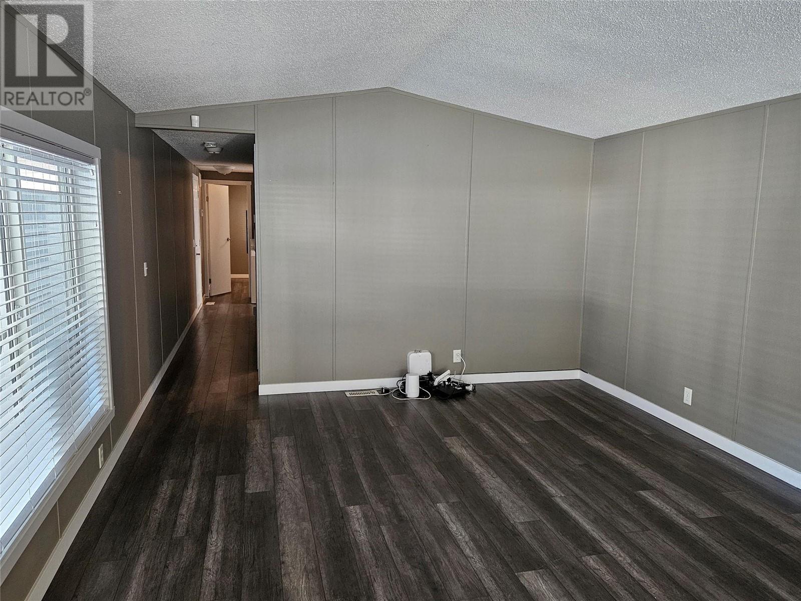 1518 HWY 3A Unit# 8, Keremeos