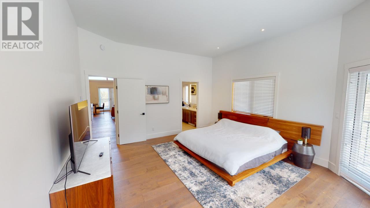 #105 7291 PROSPECTOR Avenue - 24