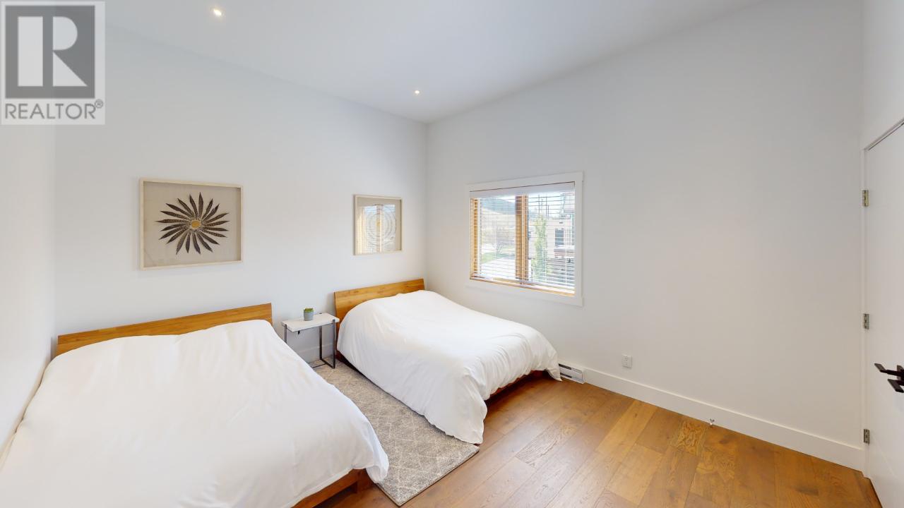 #105 7291 PROSPECTOR AVENUE - 45