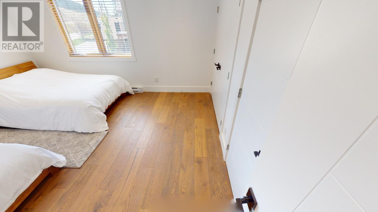 #105 7291 PROSPECTOR AVENUE - 44