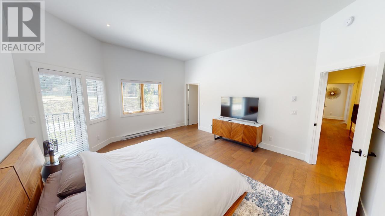 #105 7291 PROSPECTOR AVENUE - 22