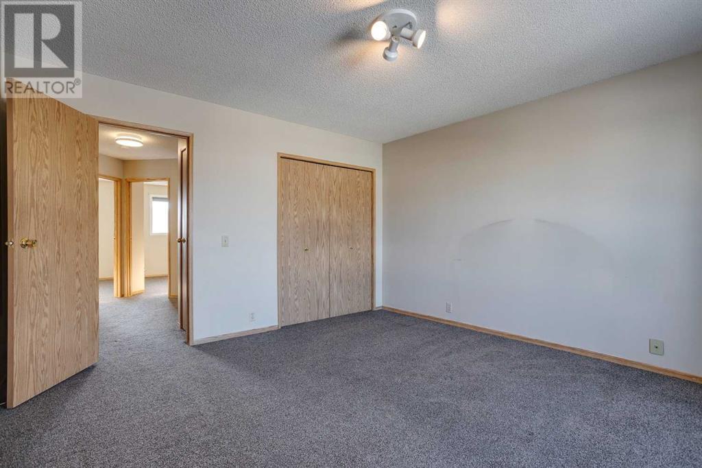 Single Family House for Sale in  Martinwood Road NE Martindale Calgary 