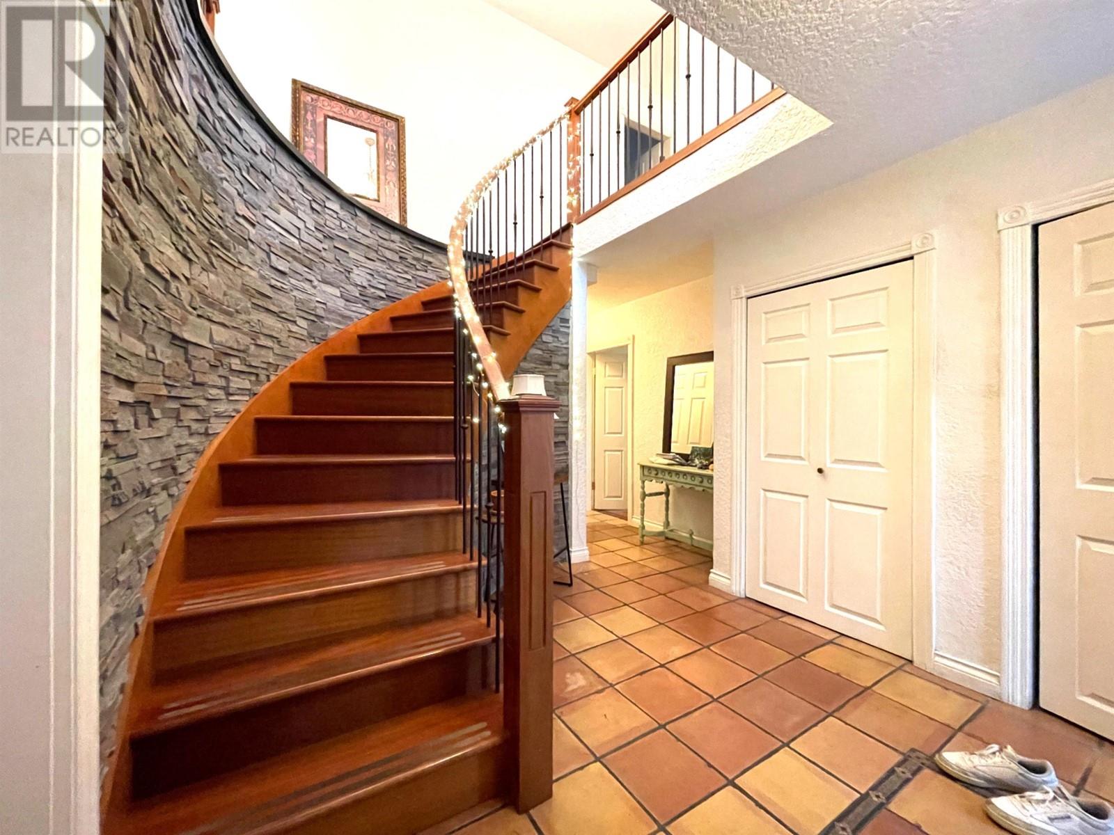 906 PACIFIC DRIVE, Delta real estate listing R2968637