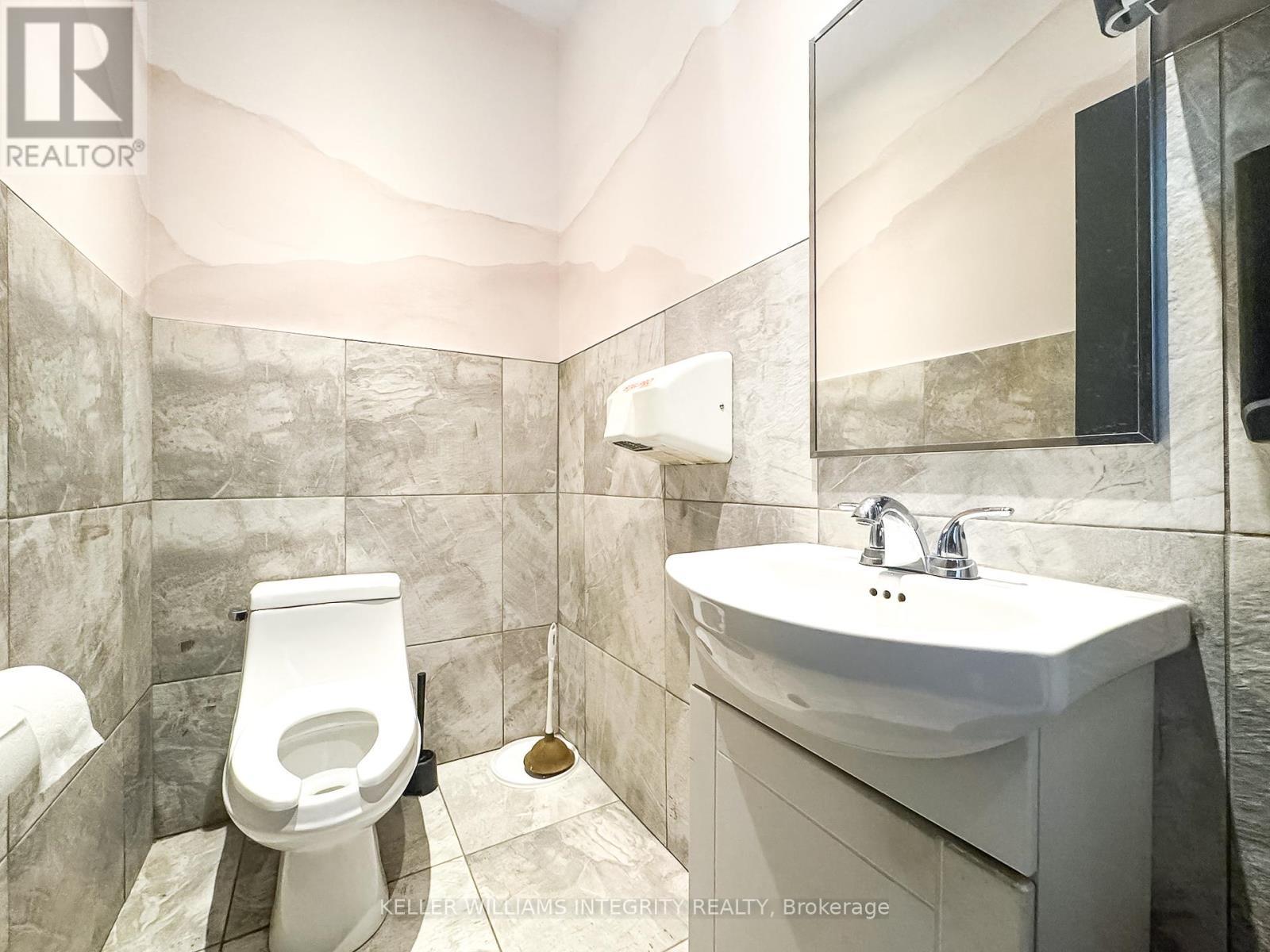 Photo 13 of 102 1331 Clyde Avenue, Ottawa ON