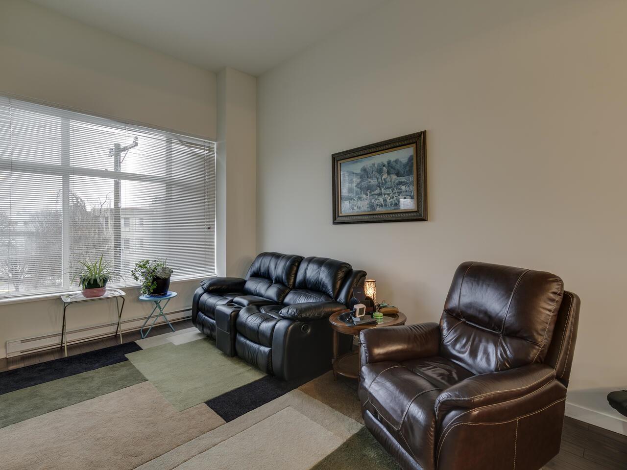 404 2943 NELSON PLACE, Abbotsford real estate listing R2952414