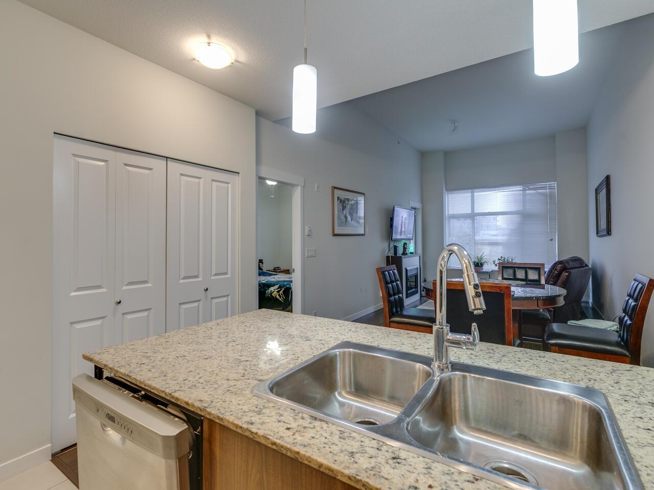 404 2943 NELSON PLACE, Abbotsford real estate listing R2952414