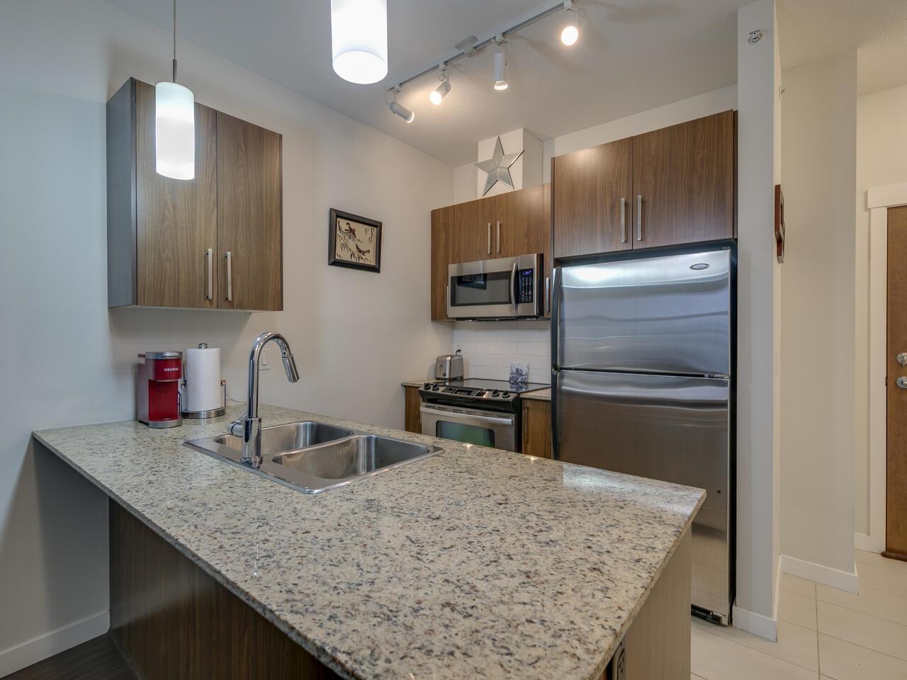 404 2943 NELSON PLACE, Abbotsford real estate listing R2952414