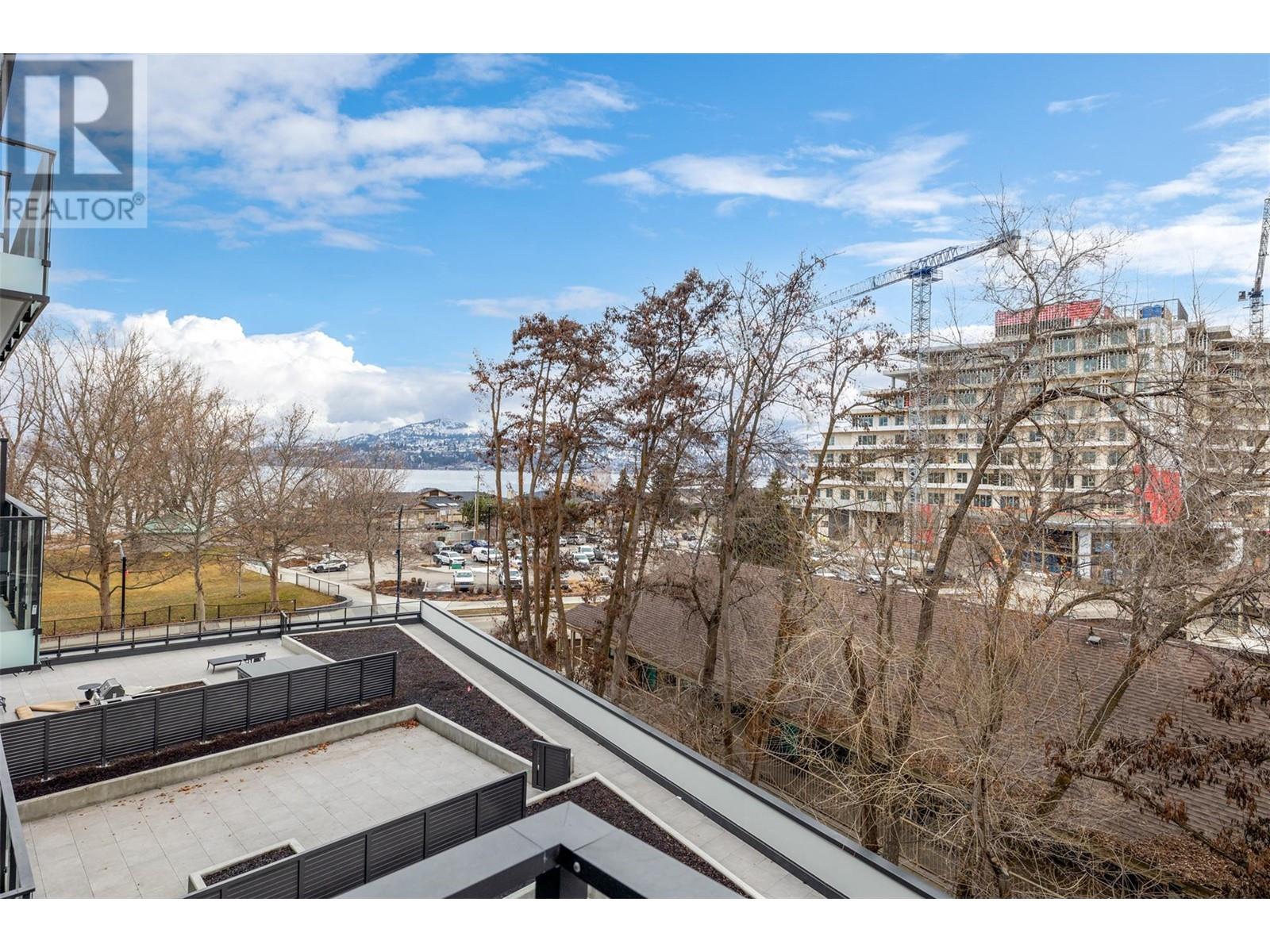 403 3389 Lakeshore Road, Kelowna