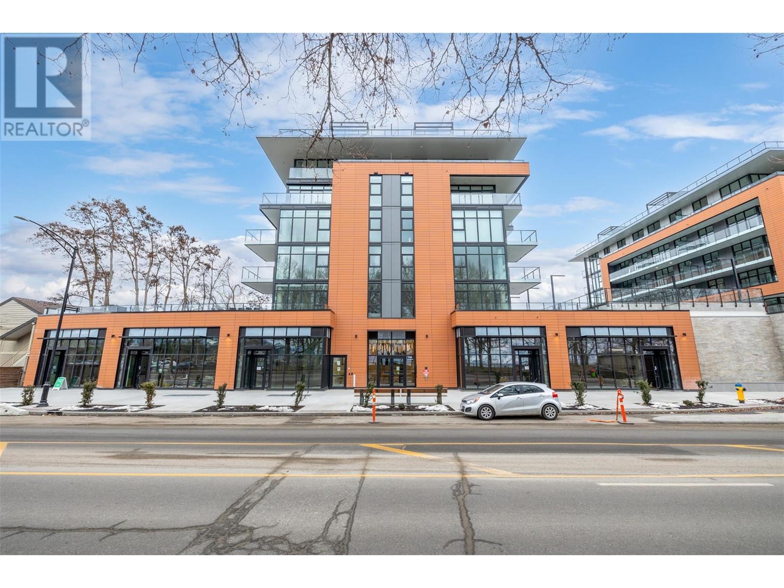 403 3389 Lakeshore Road, Kelowna