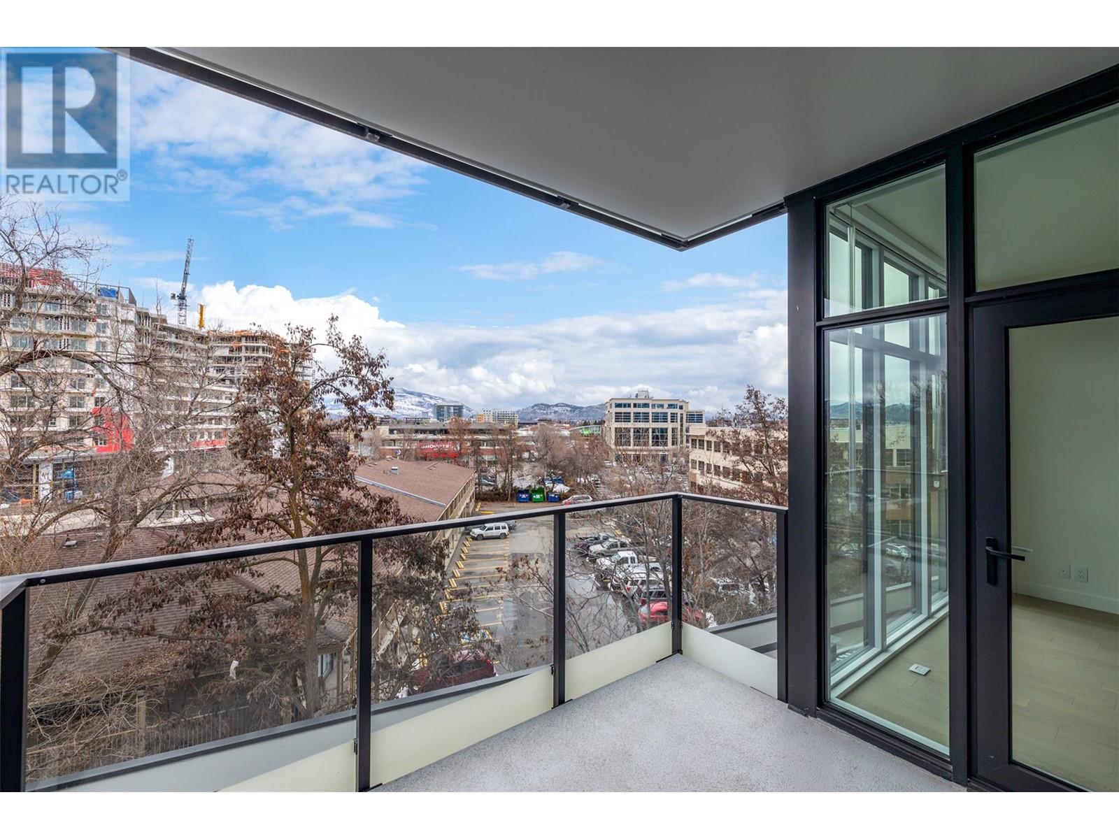 403 3389 Lakeshore Road, Kelowna
