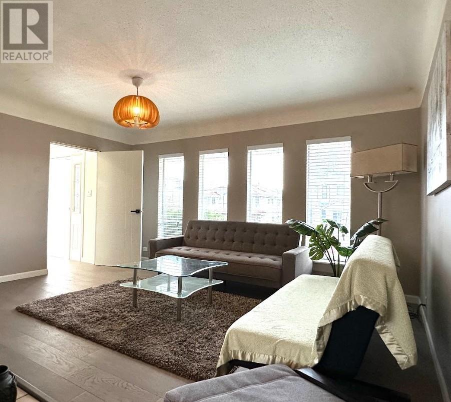 Photo 5 of 3788 Linwood Street, Burnaby BC