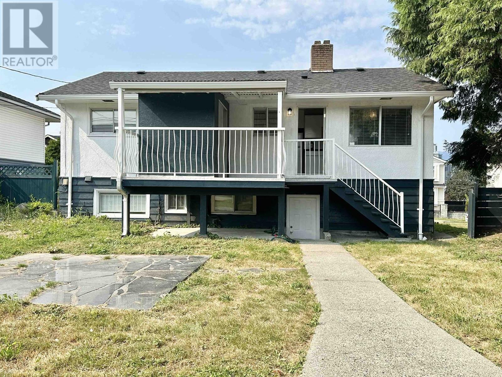 Photo 3 of 3788 Linwood Street, Burnaby BC
