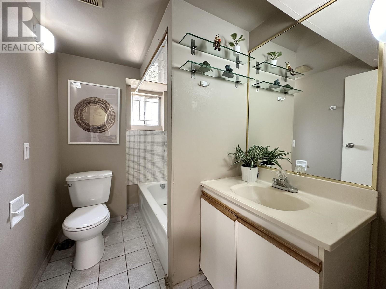 Photo 13 of 3788 Linwood Street, Burnaby BC