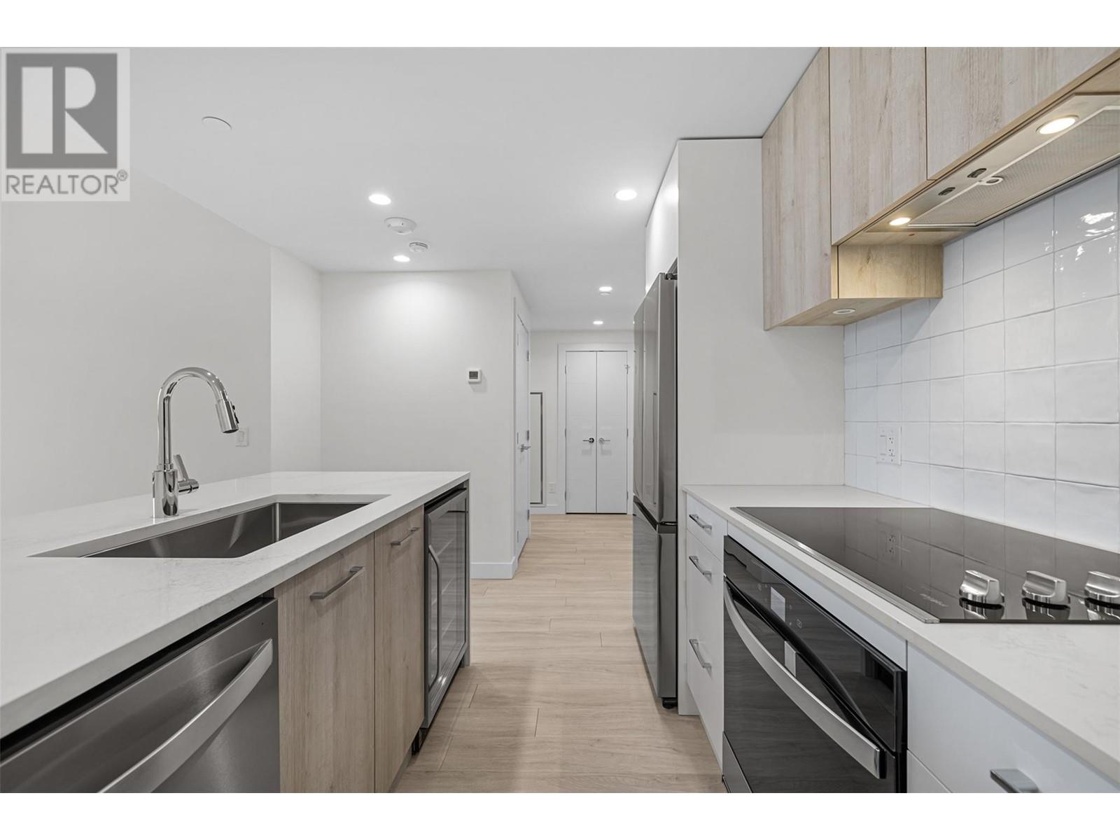 #1106 3699 Capozzi Road - 4