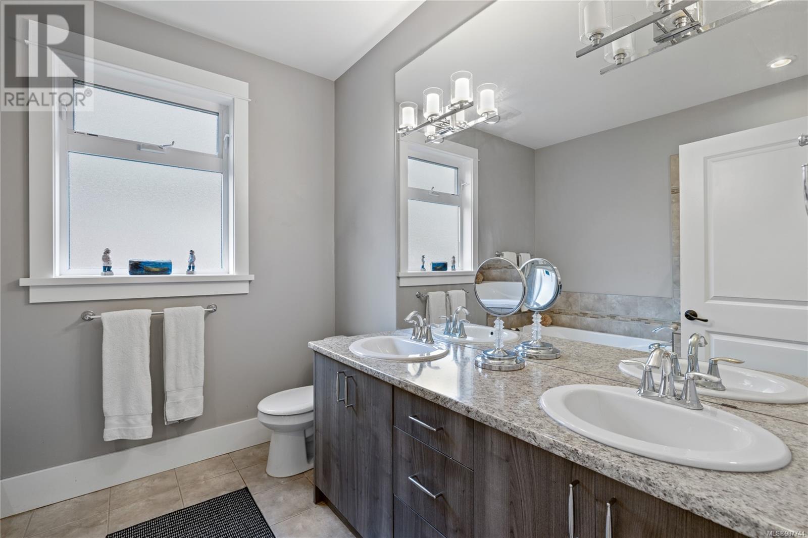 575 Doehle Ave, Parksville real estate listing 987744