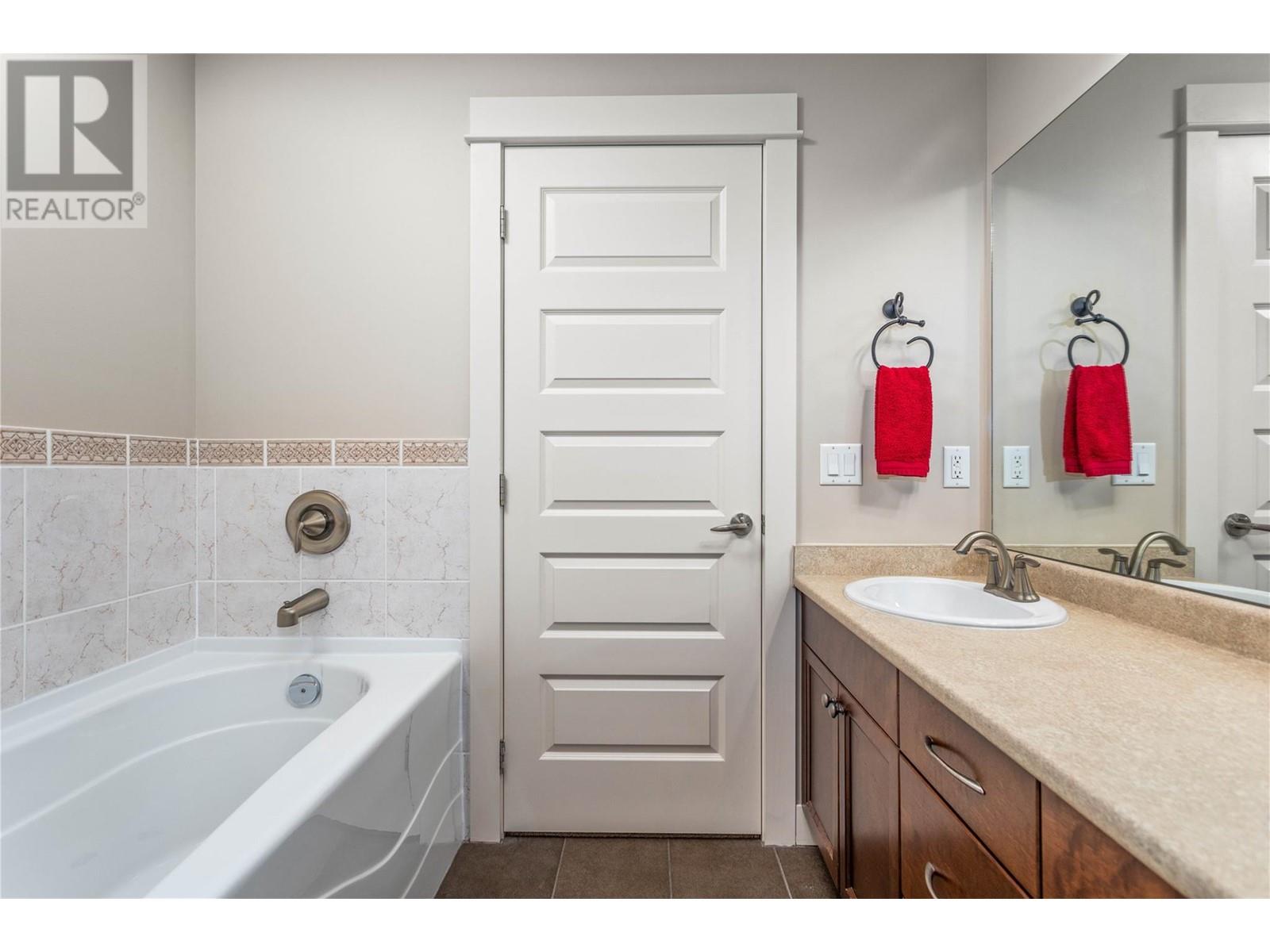  4939 Haskins Court, Kelowna