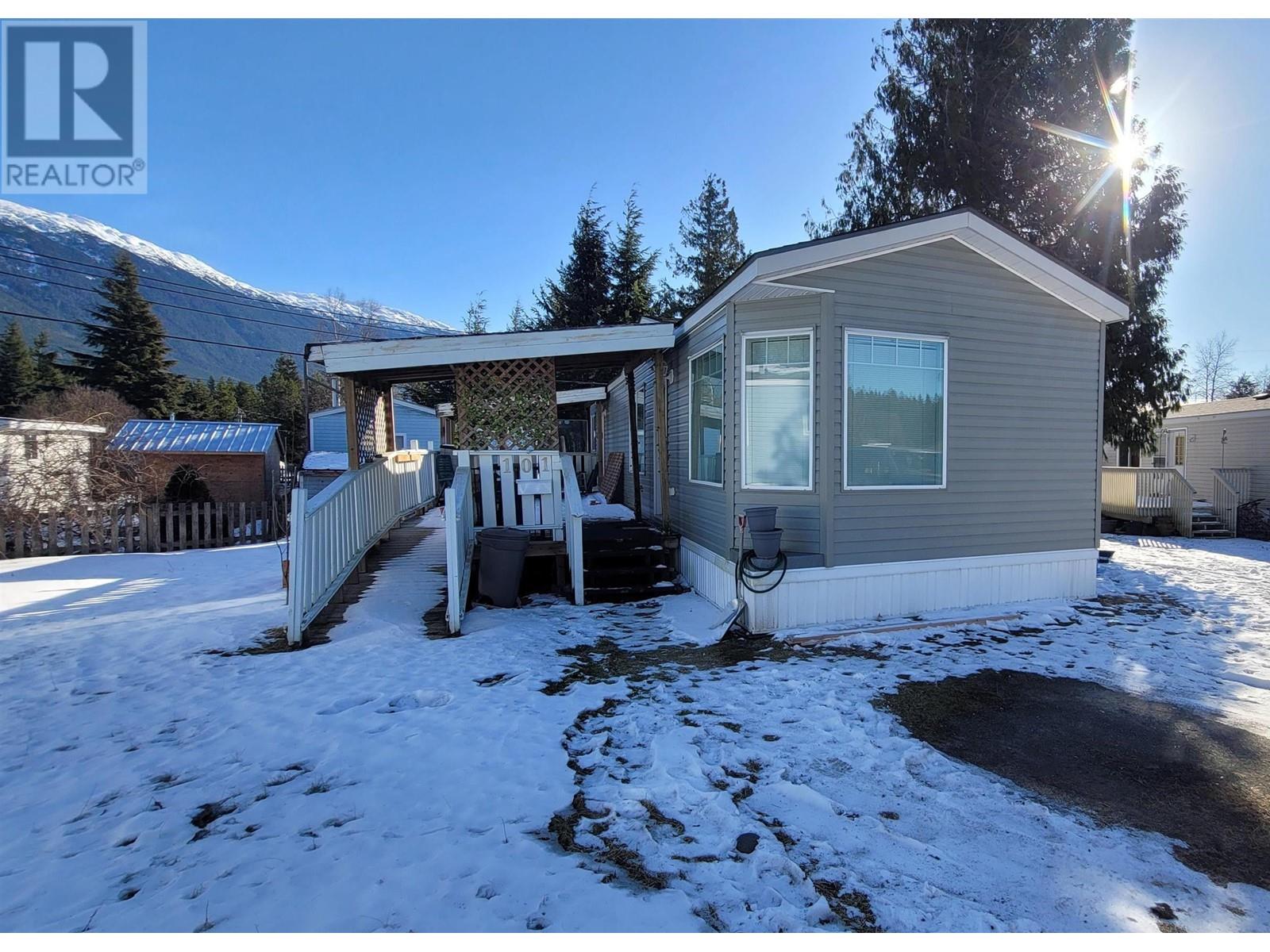 101 3616 LARCH AVENUE, Terrace