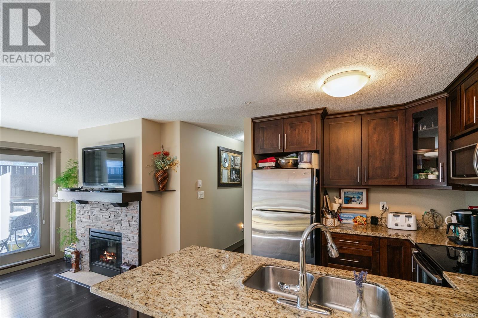 Photo 5 of 208 257 Moilliet St S, Parksville BC