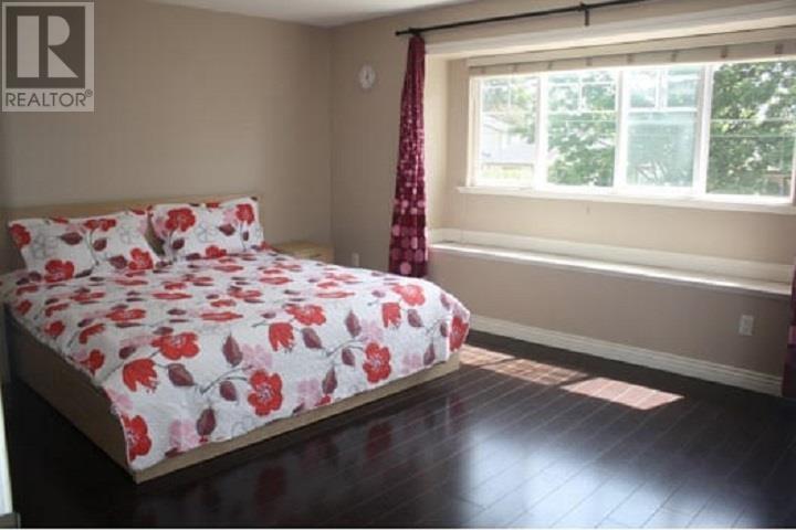 Photo 10 of 7441 15th Avenue, Burnaby BC