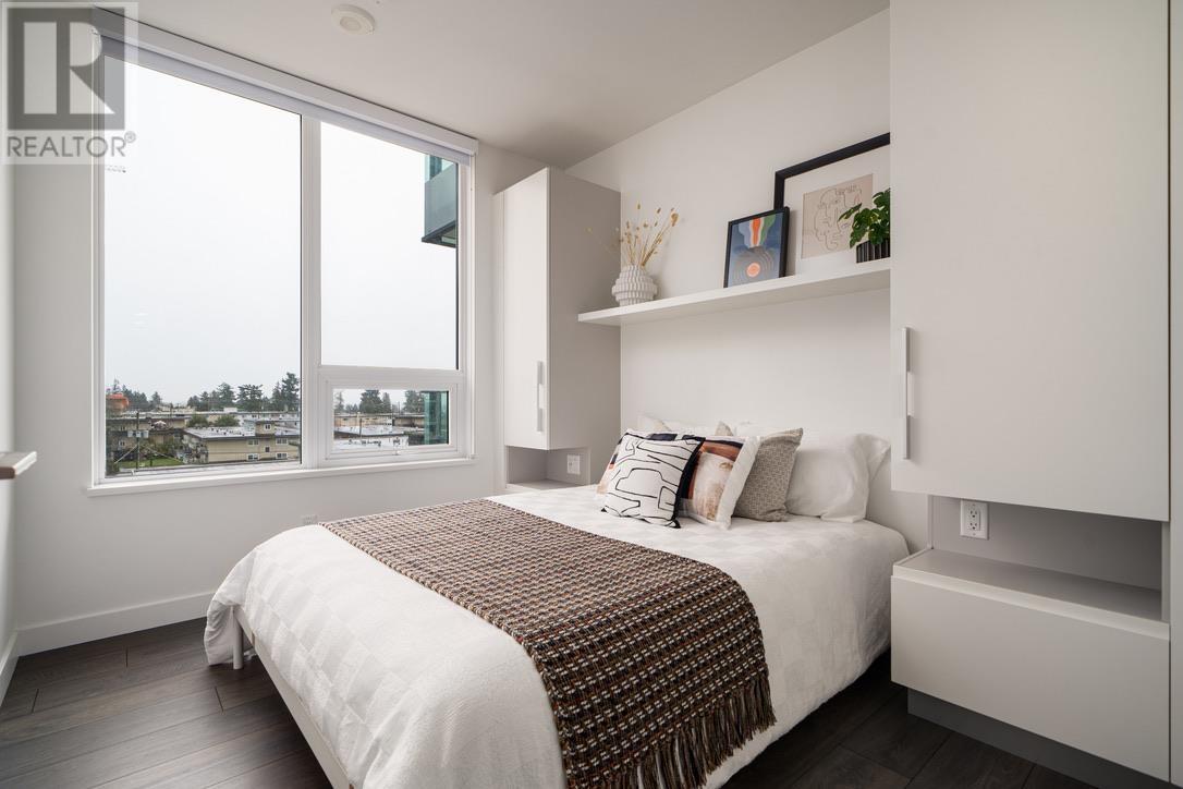 604 6463 SILVER AVENUE, Burnaby