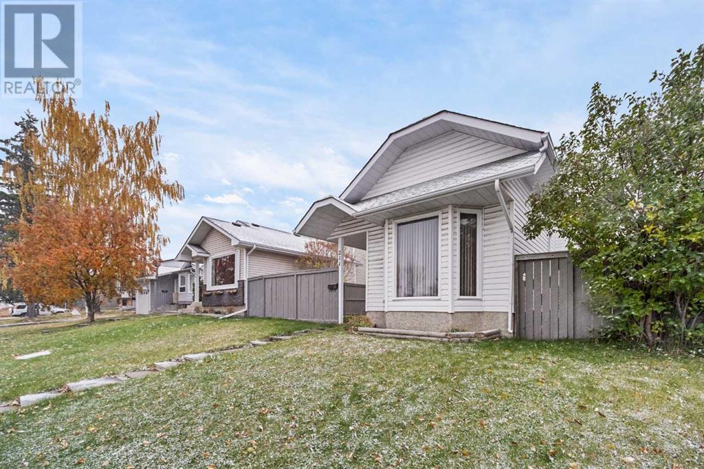 Single Family House 4 Level for Sale in  Sandstone Drive NW Sandstone Valley Calgary 