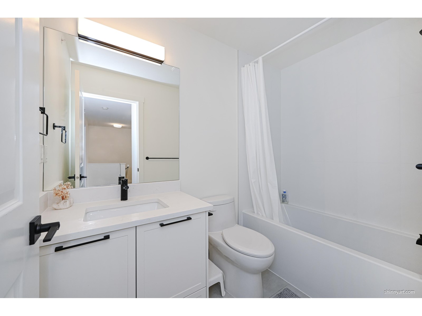 Photo 15 of 29 19897 75 A Avenue, Langley BC