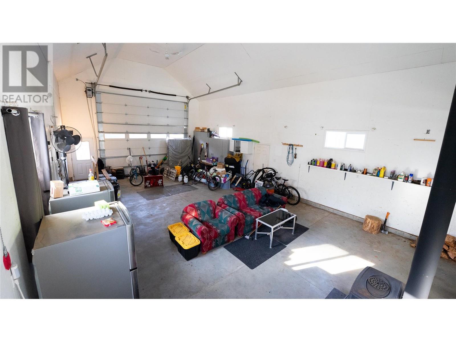  401 Gillis Avenue, Sicamous