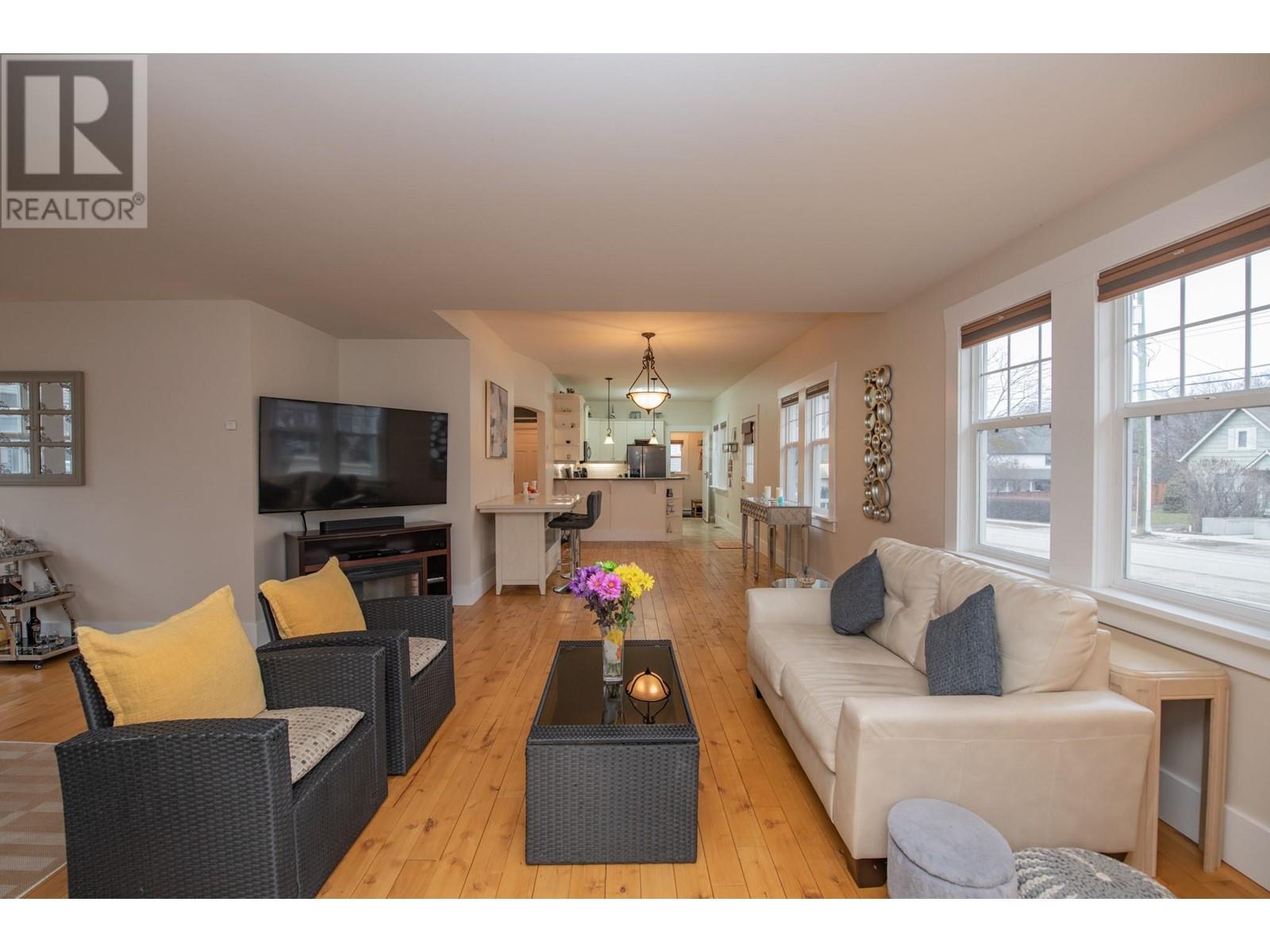  2402 35 Avenue, Vernon