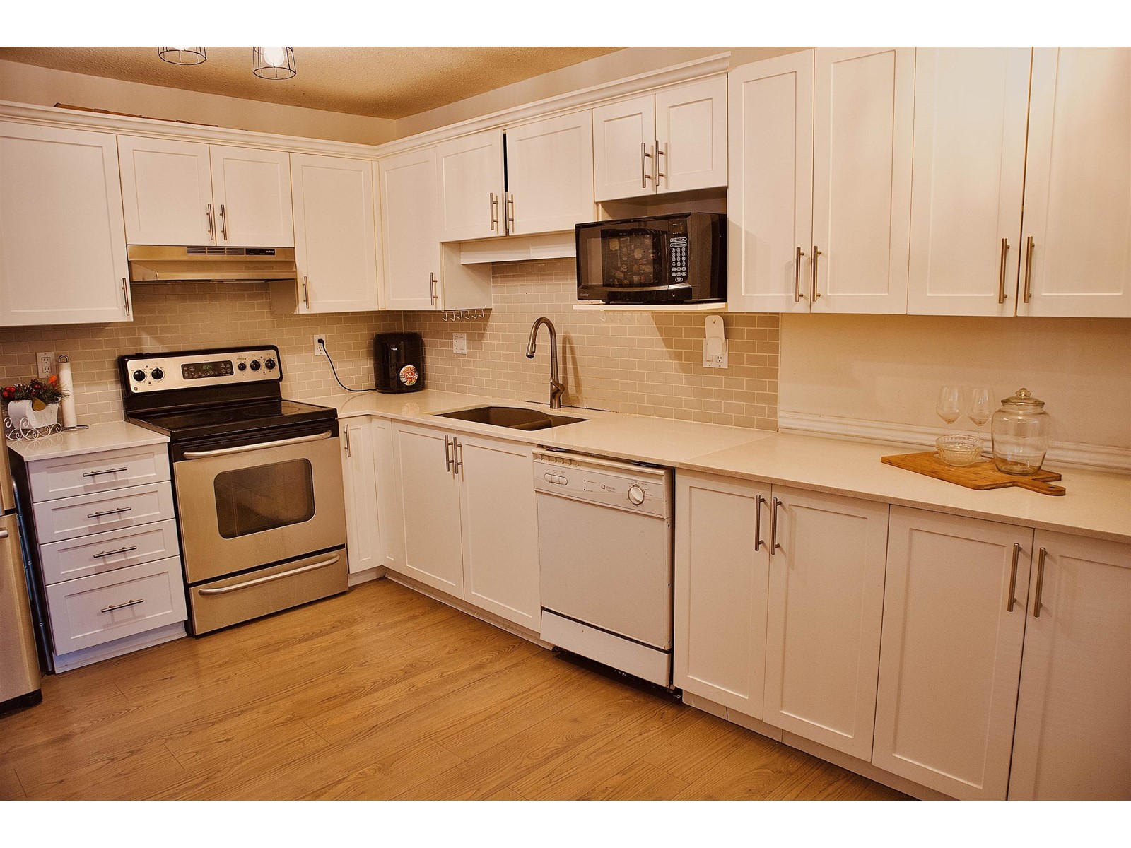 Photo 6 of 102 20245 53 Avenue, Langley BC