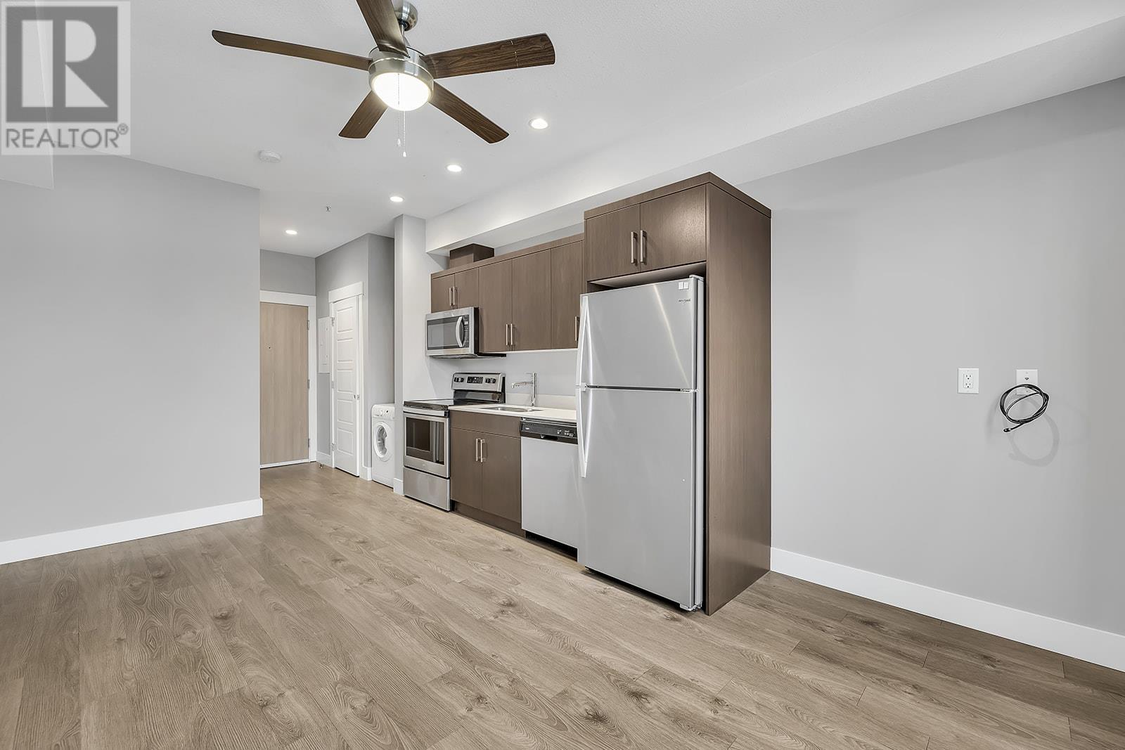 302 925 Leon Avenue, Kelowna